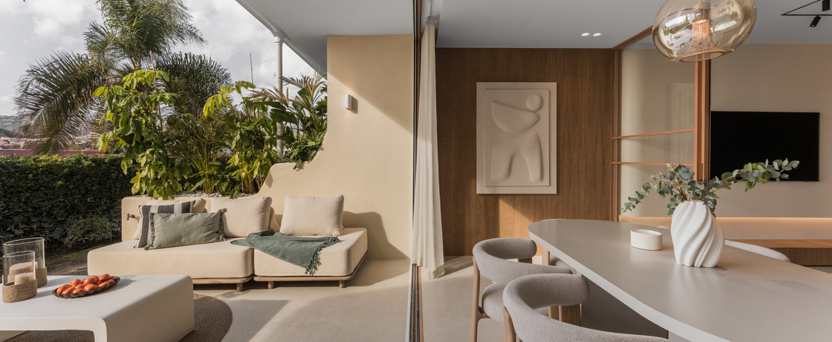 Casa Adosada de 4 Dormitorios y 3 Baños en venta en Nueva Andalucía, Marbella