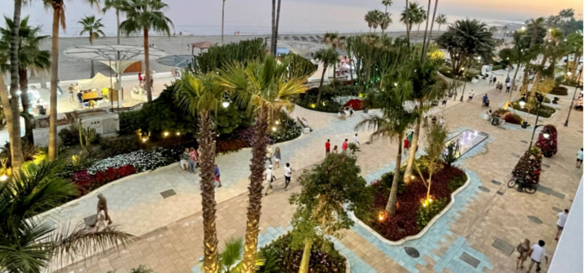 Piso de 3 Dormitorios y 1 Baño en venta en Estepona