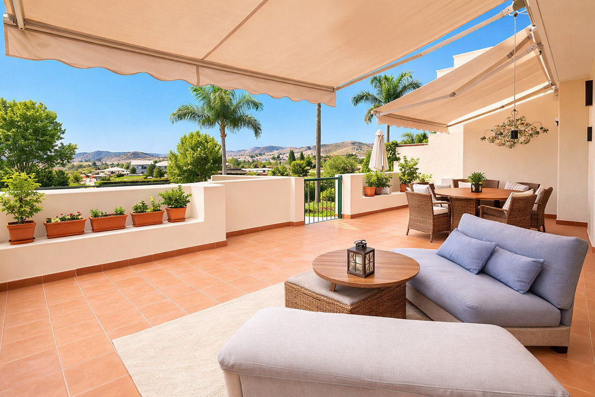 Piso de 2 Dormitorios y 2 Baños en venta en Benahavís