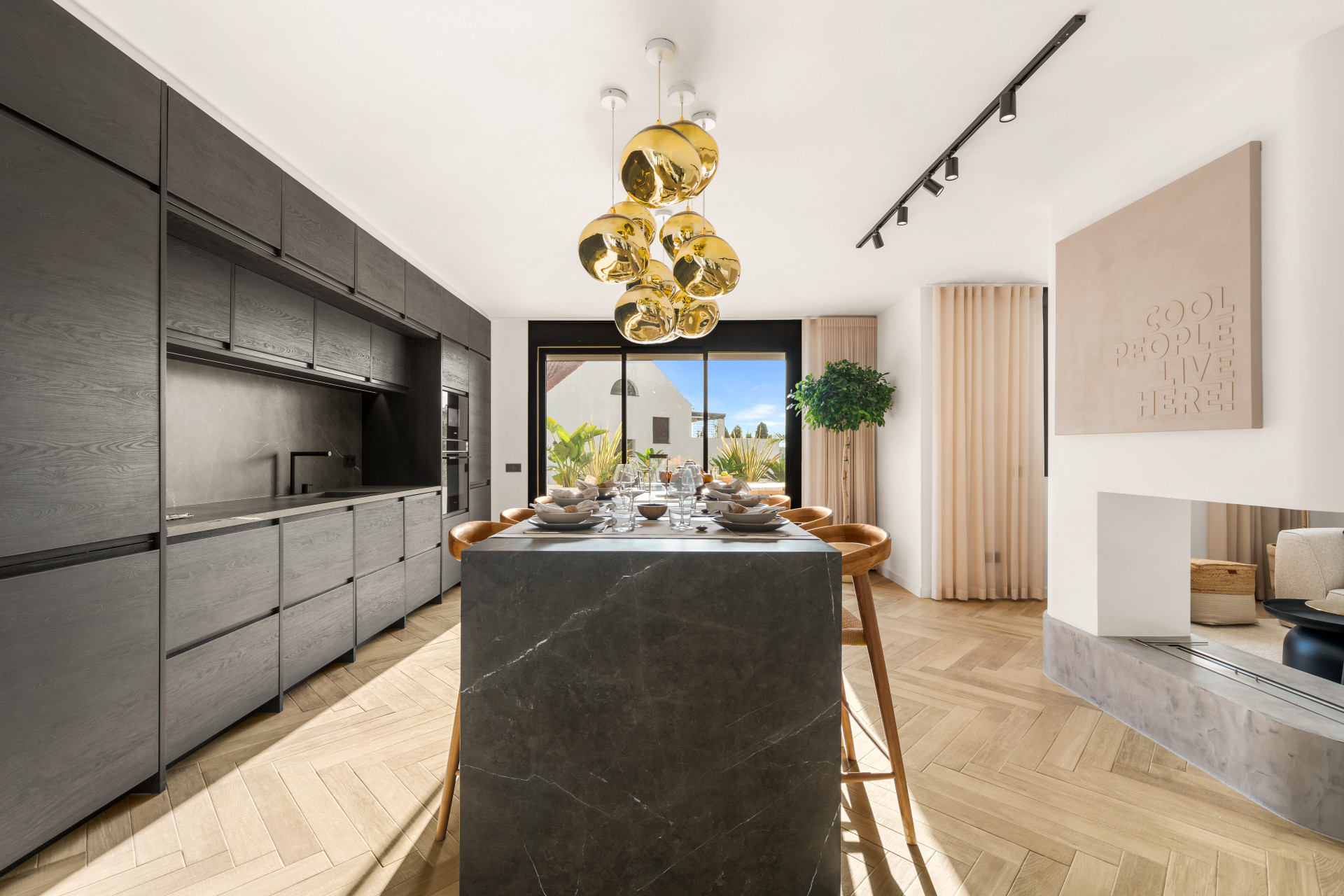 Piso de 3 Dormitorios y 3 Baños en venta en Nueva Andalucía, Marbella