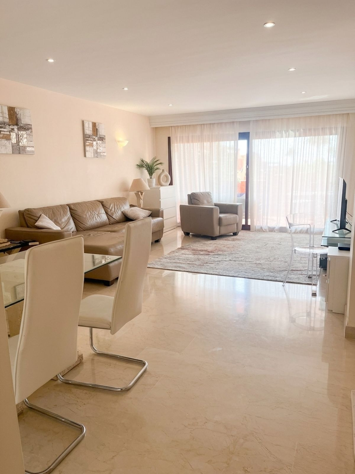2 Bed, 2 Bath - Apartment for Sale in Benahavis