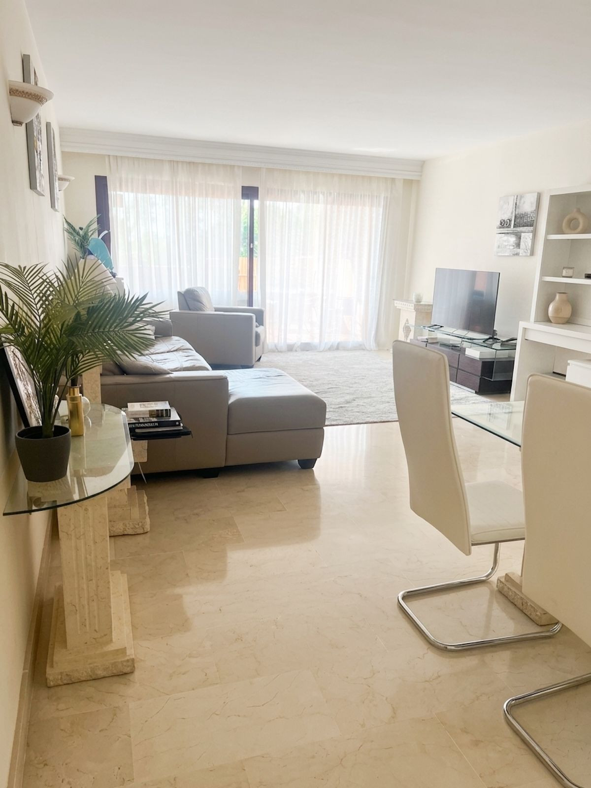 2 Bed, 2 Bath - Apartment for Sale in Benahavis