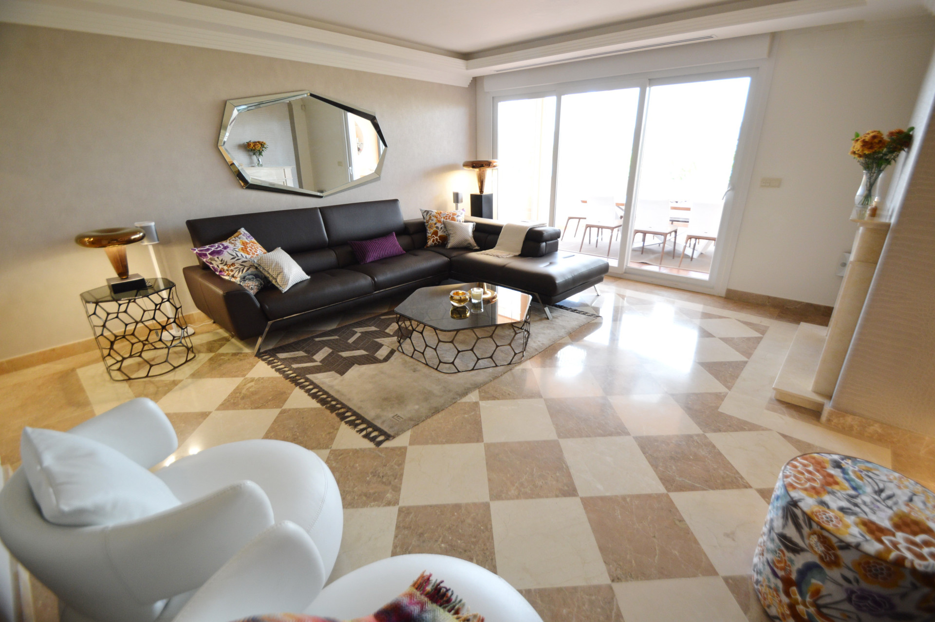3 спални, 3 бани - Апартамент за продажба в Nueva Andalucia, Marbella