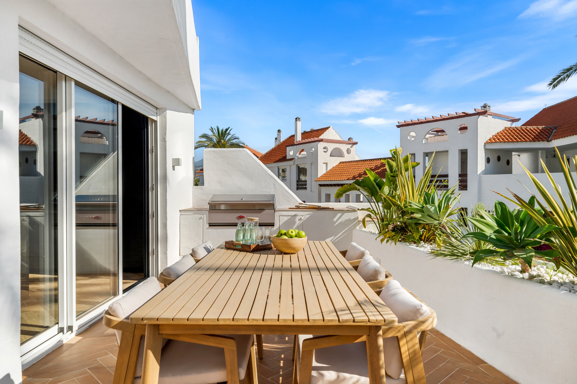 Piso de 3 Dormitorios y 3 Baños en venta en Nueva Andalucía, Marbella