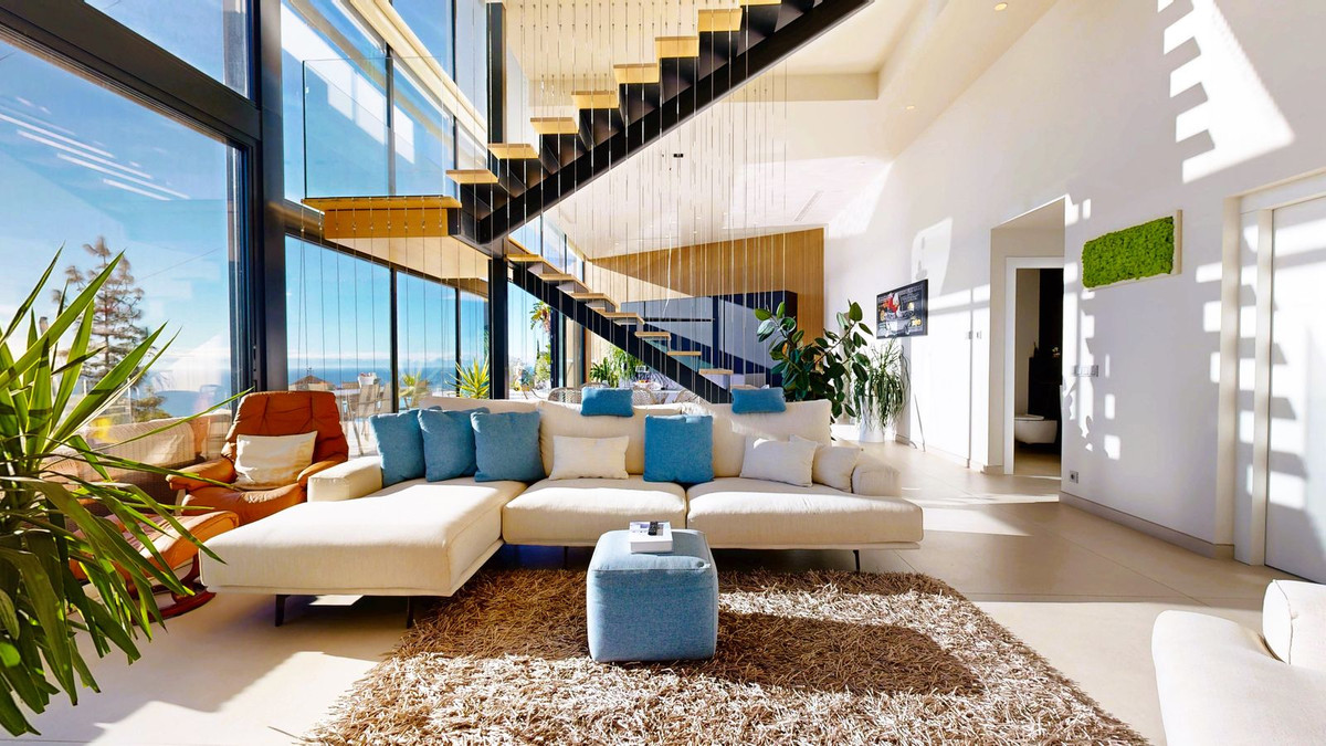 Casa de 4 Dormitorios en alquiler vacacional en Los Monteros, Marbella
