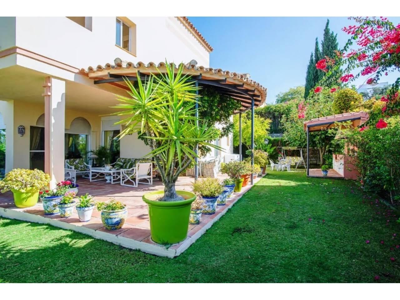 Casa Adosada de 4 Dormitorios y 3 Baños en alquiler vacacional en Sanlúcar de Barrameda