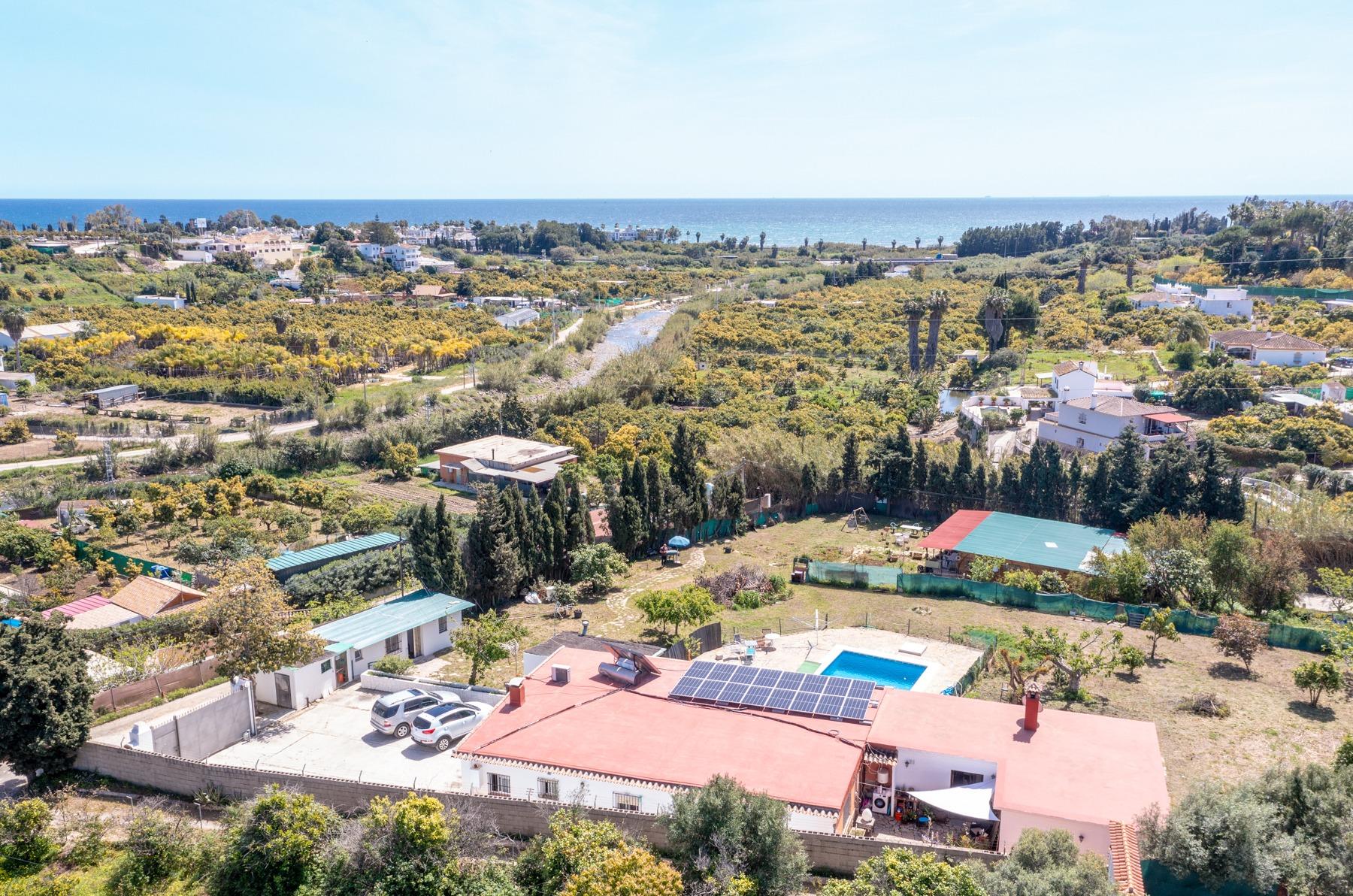 10 Bed, 6 Bath - Country House for Sale in New Golden Mile, Estepona