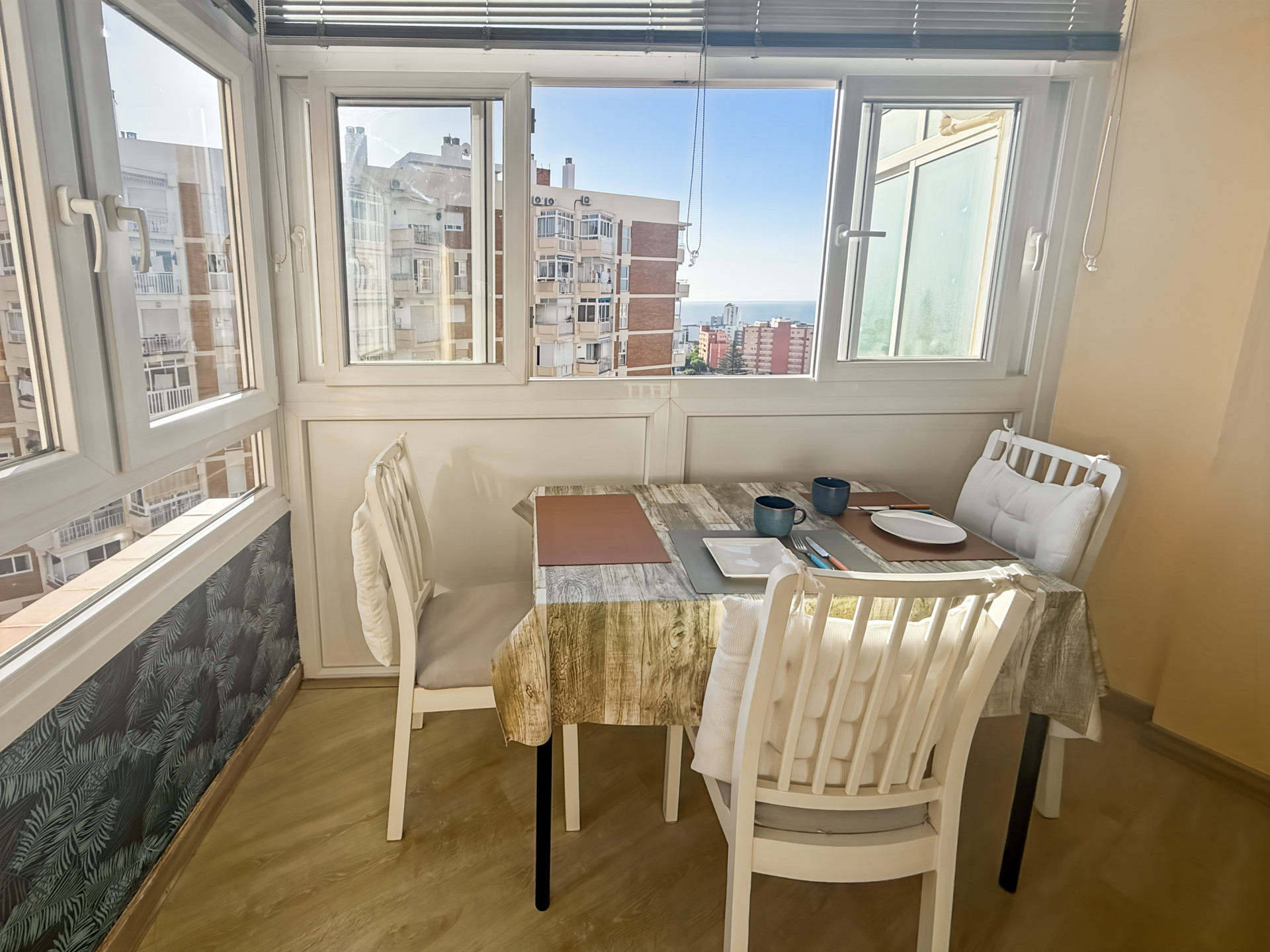 Piso de 2 Dormitorios en venta en Arroyo de la Miel, Benalmádena