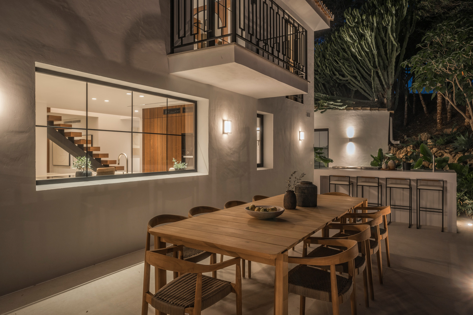 Casa de 5 Dormitorios y 4 Baños en venta en Nueva Andalucía, Marbella