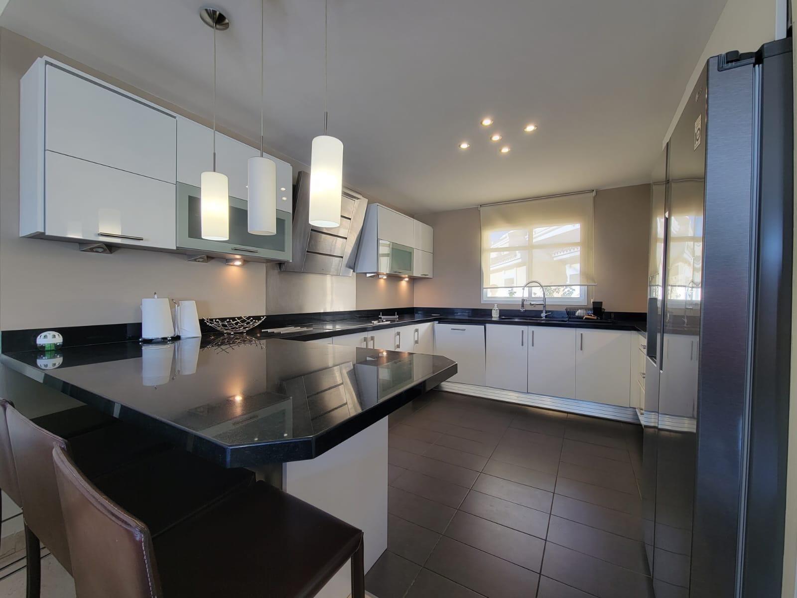 3 Bed - Townhouse for Sale in Nueva Andalucia, Marbella