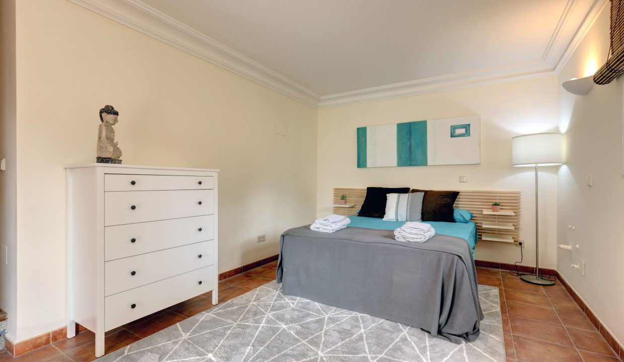 Casa de 4 Dormitorios en alquiler en Nueva Andalucía, Marbella