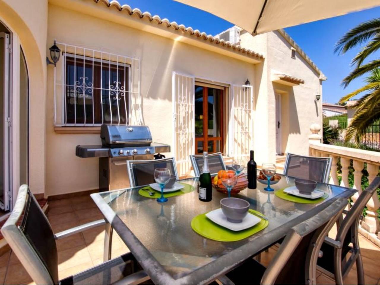 Casa Adosada de 3 Dormitorios en alquiler vacacional en Xàbia