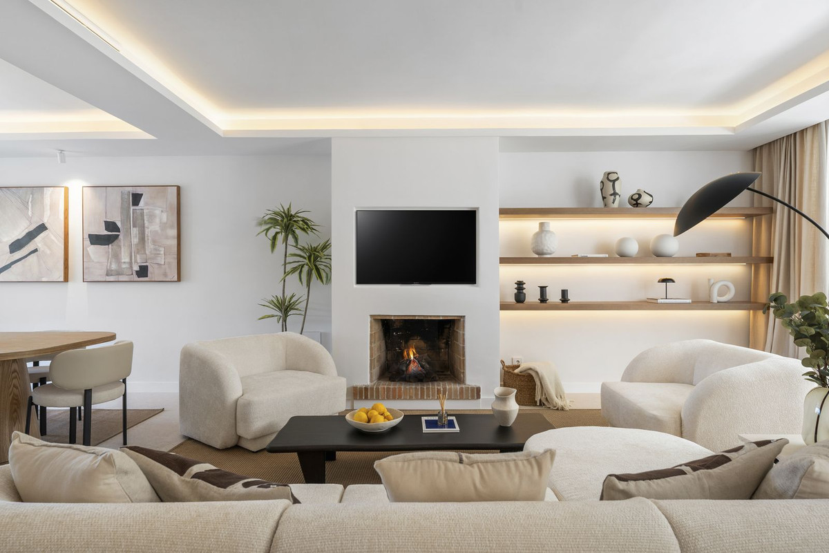 4 спални - Редова къща за продажба в Nueva Andalucia, Marbella
