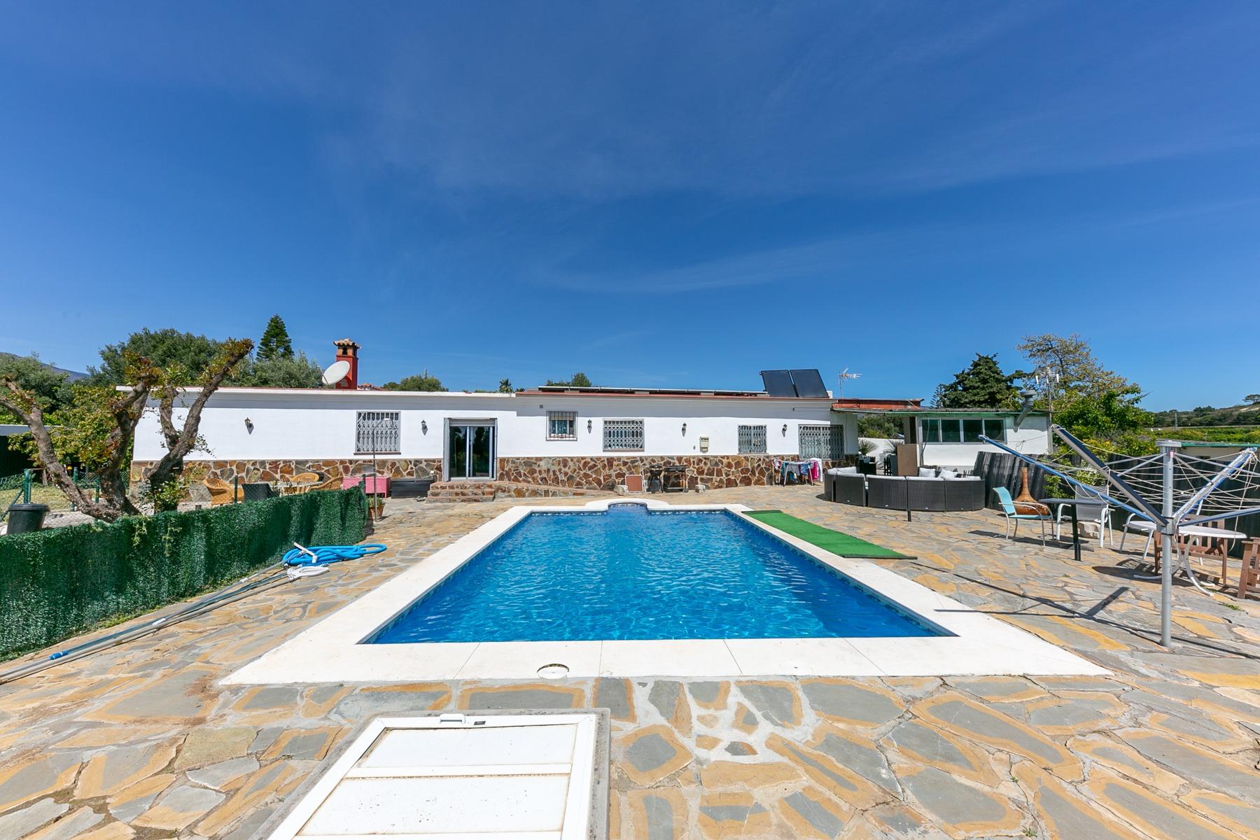 10 Bed, 6 Bath - Country House for Sale in New Golden Mile, Estepona