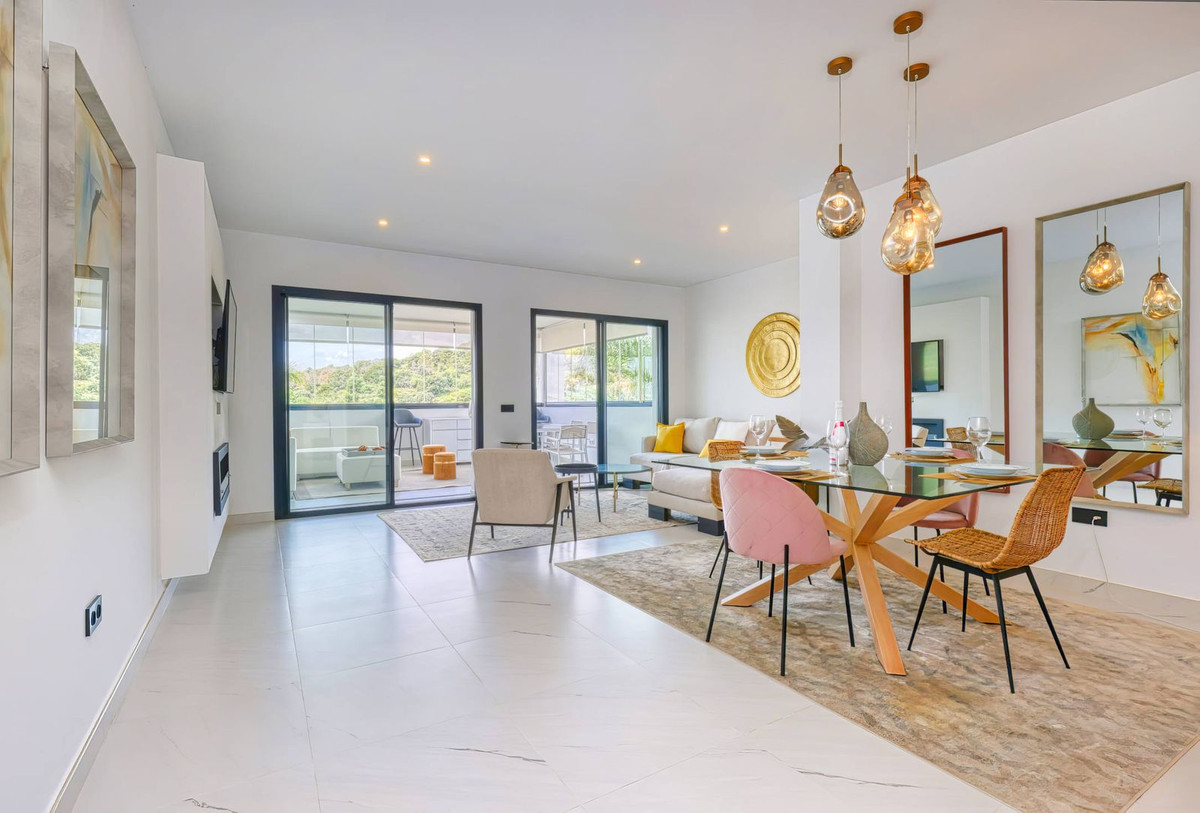 2 Bed, 2 Bath - Apartment for Sale in Estepona