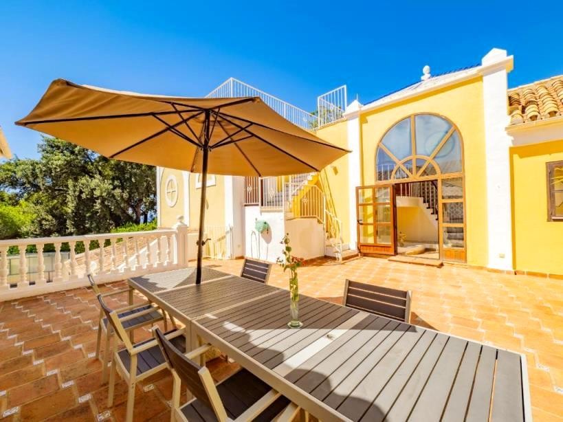 Casa de 6 Dormitorios y 5 Baños en alquiler vacacional en Marbella Centro