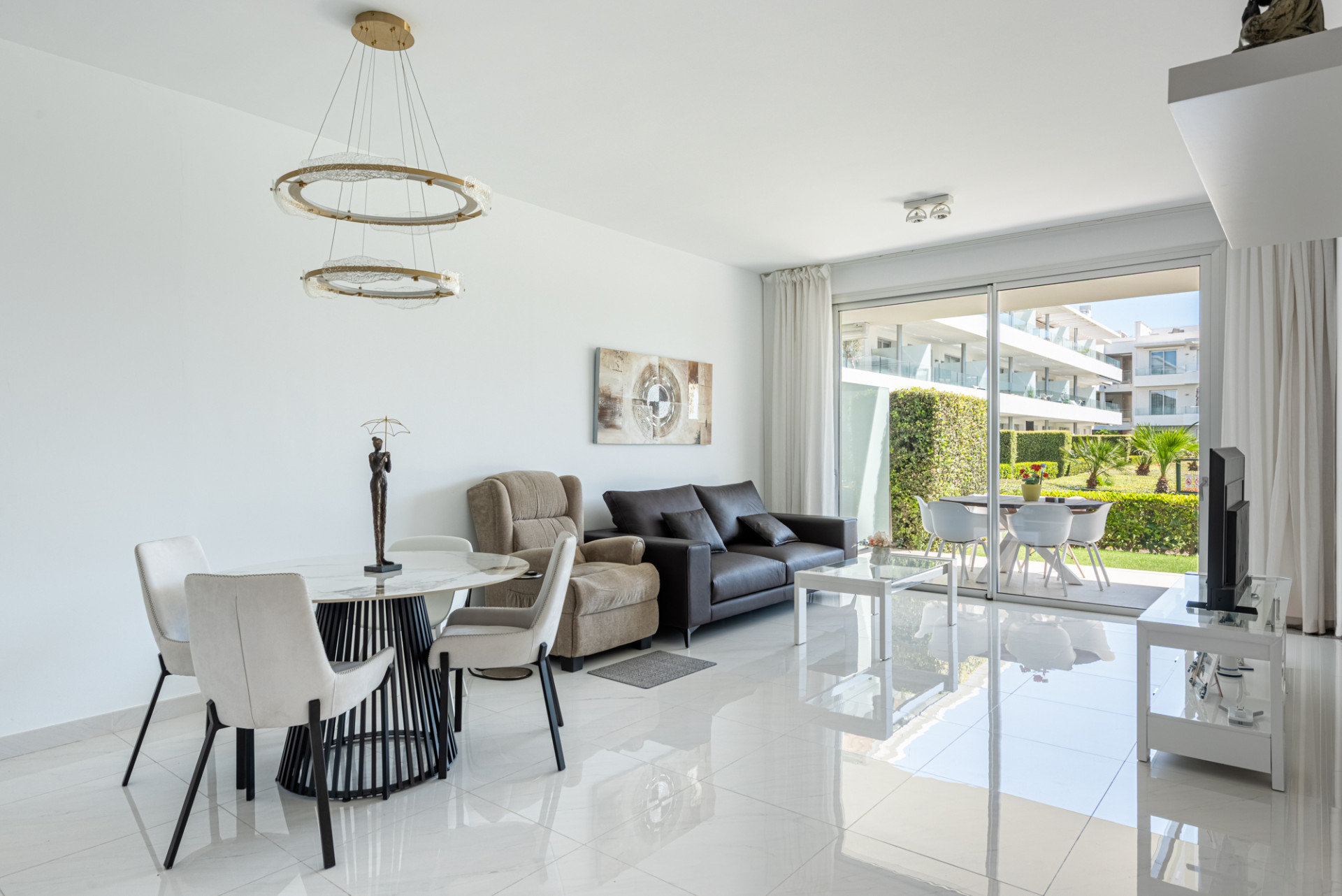 Piso de 3 Dormitorios y 2 Baños en venta en Estepona