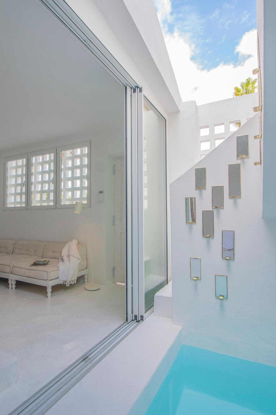 Piso de 2 Dormitorios y 2 Baños en venta en Las Chapas, Marbella