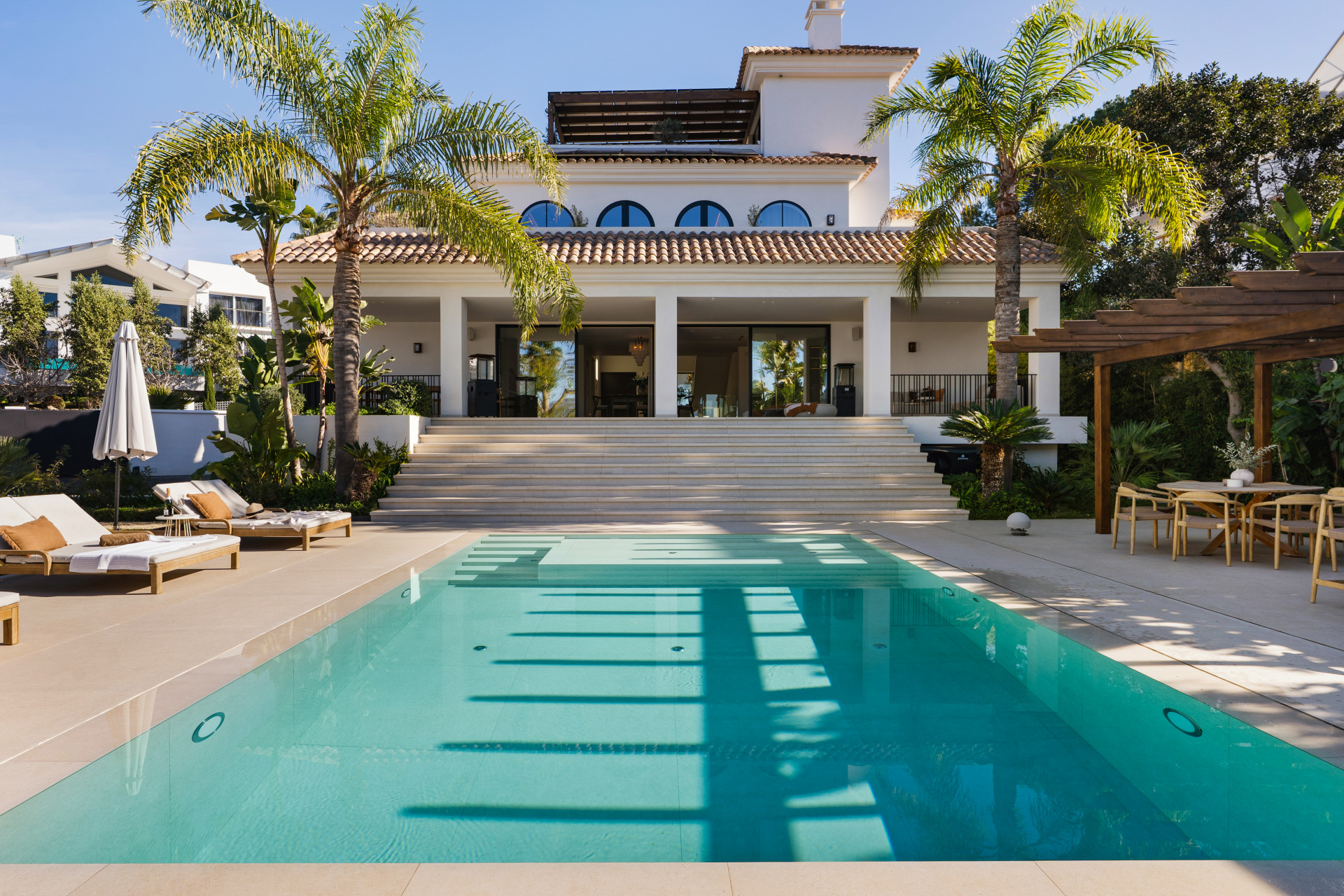 6 кровать 6 ванна Вилла для продажи в Nueva Andalucia, Marbella