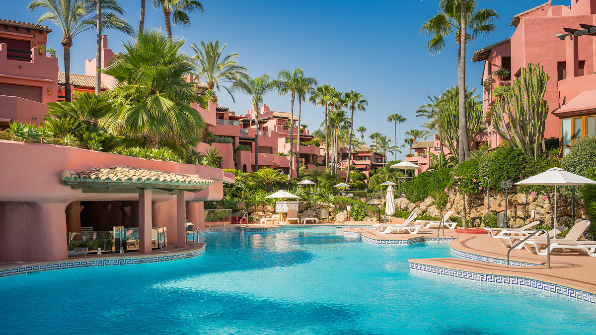 Piso de 3 Dormitorios y 2 Baños en venta en Estepona