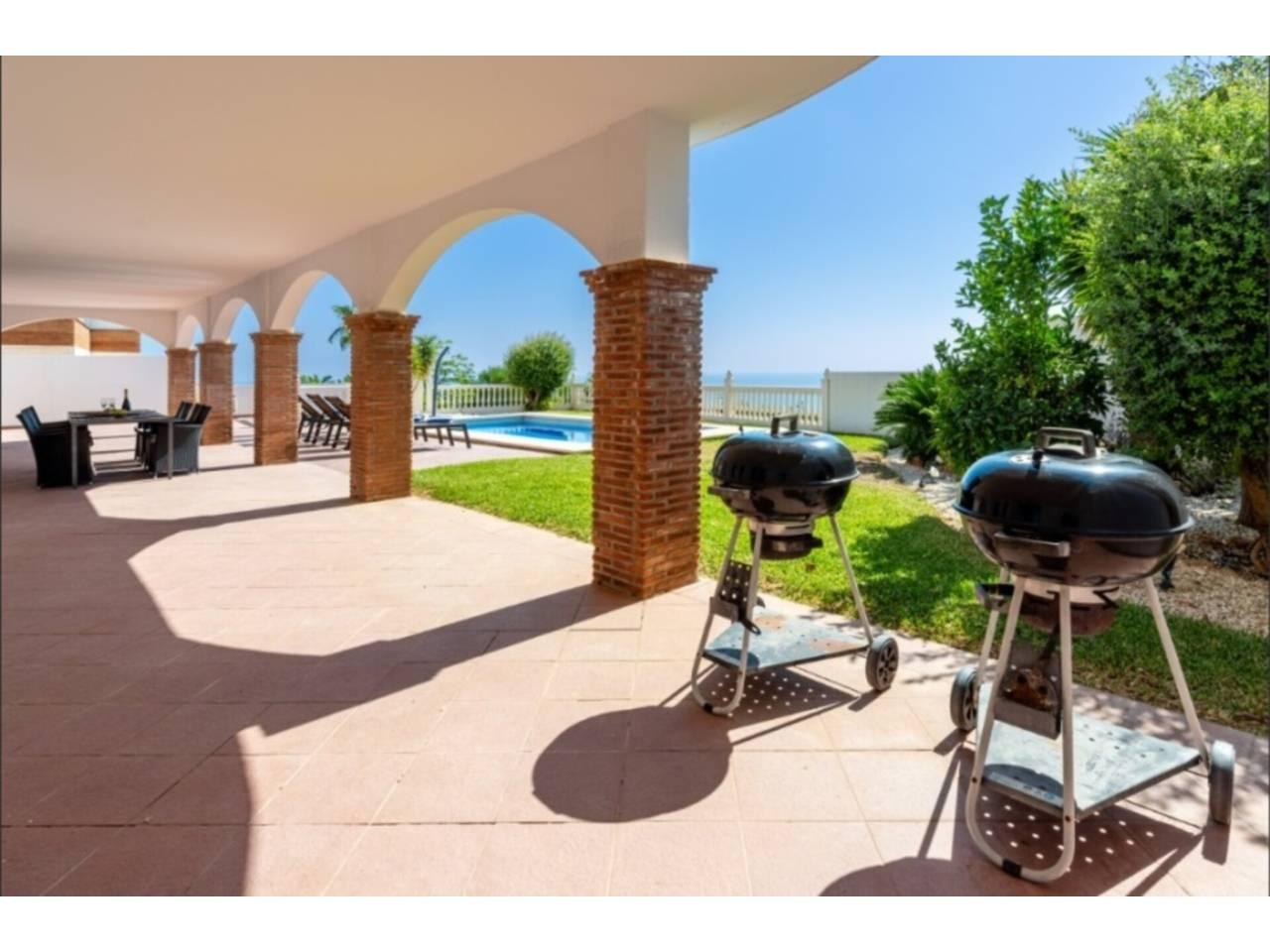 Casa de 7 Dormitorios y 5 Baños en alquiler vacacional en Torrequebrada, Benalmádena