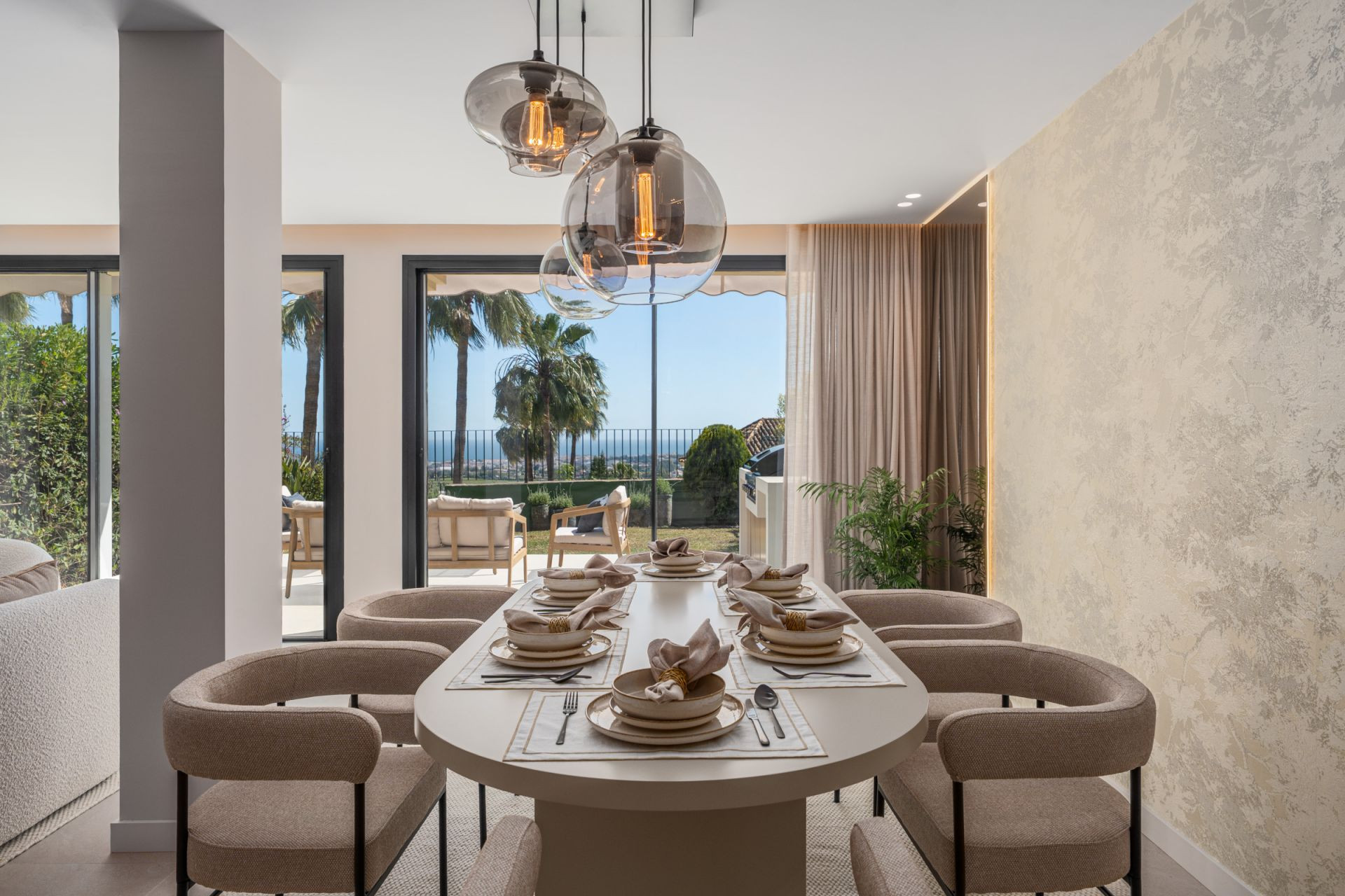 Casa Adosada de 3 Dormitorios en venta en La Quinta, Benahavís