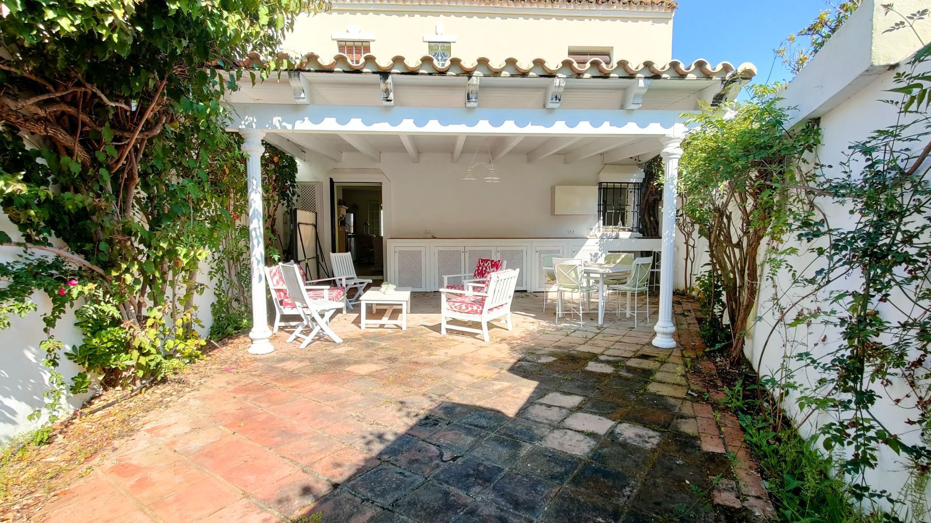 Casa Adosada de 3 Dormitorios y 3 Baños en venta en San Pedro de Alcántara