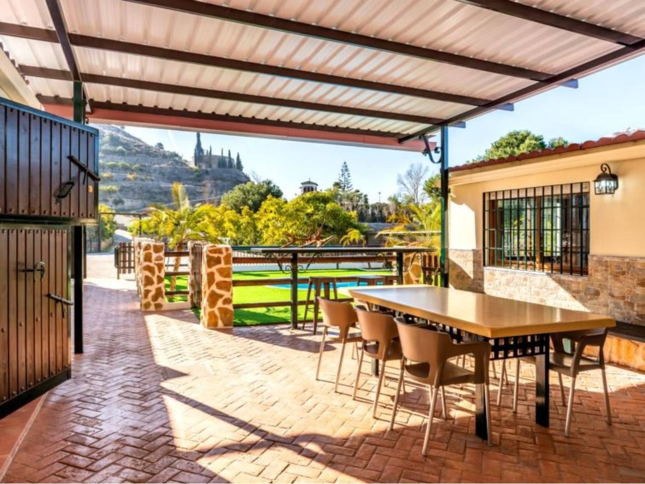 Casa Adosada de 4 Dormitorios en alquiler vacacional en Motril