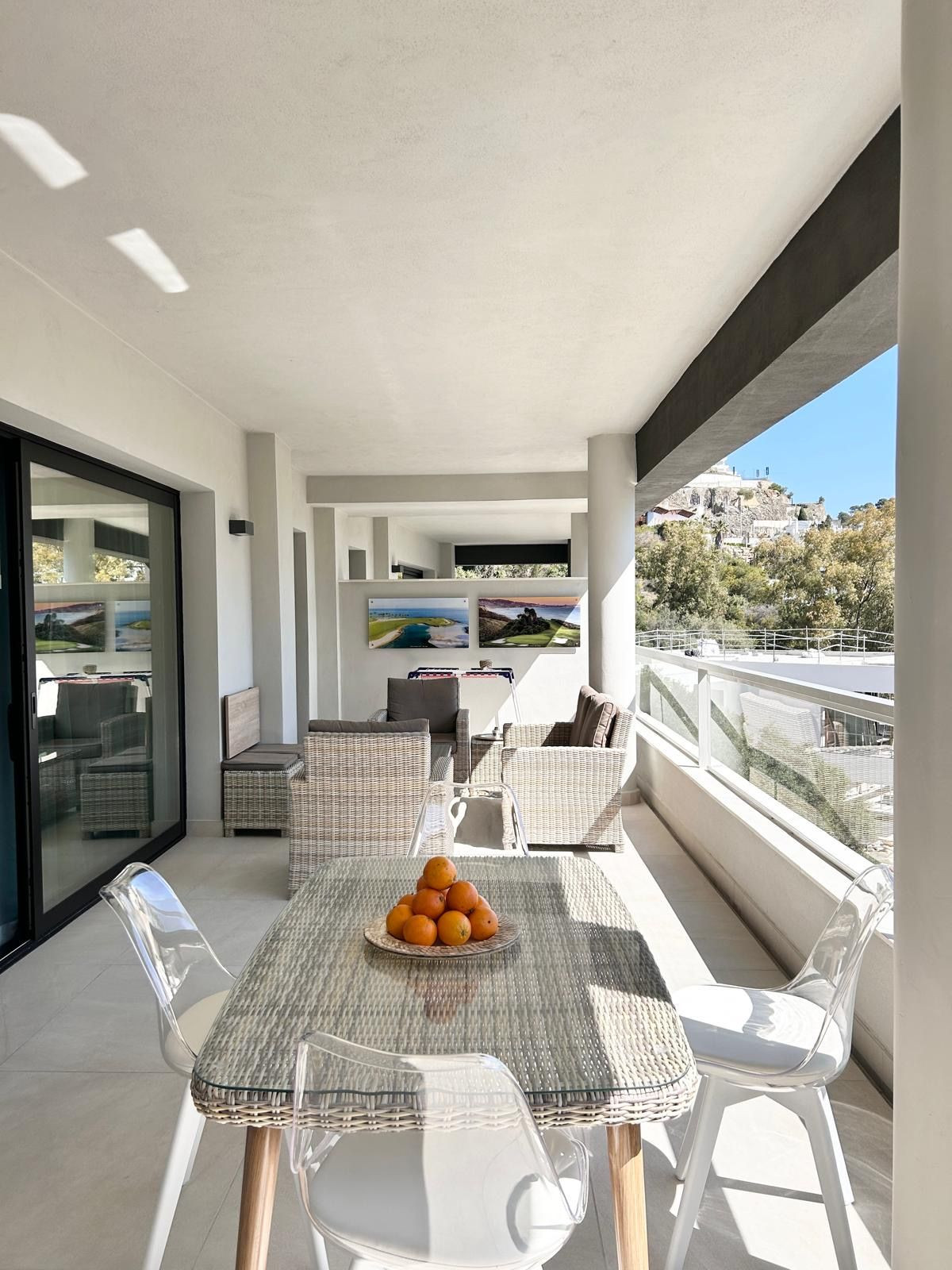 Piso de 3 Dormitorios y 2 Baños en venta en La Quinta, Benahavís