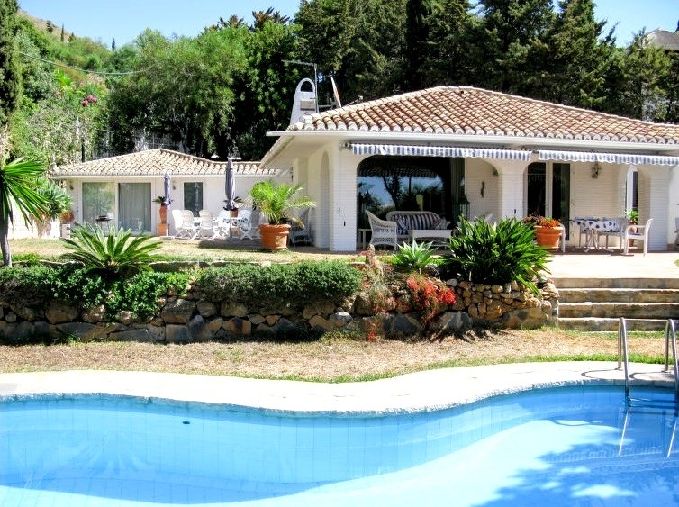 Casa de 3 Dormitorios en alquiler vacacional en Arroyo de la Miel, Benalmádena