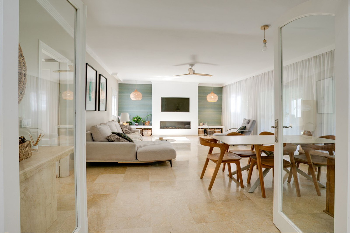 3 кровать Вилла для продажи в El Paraiso, Estepona