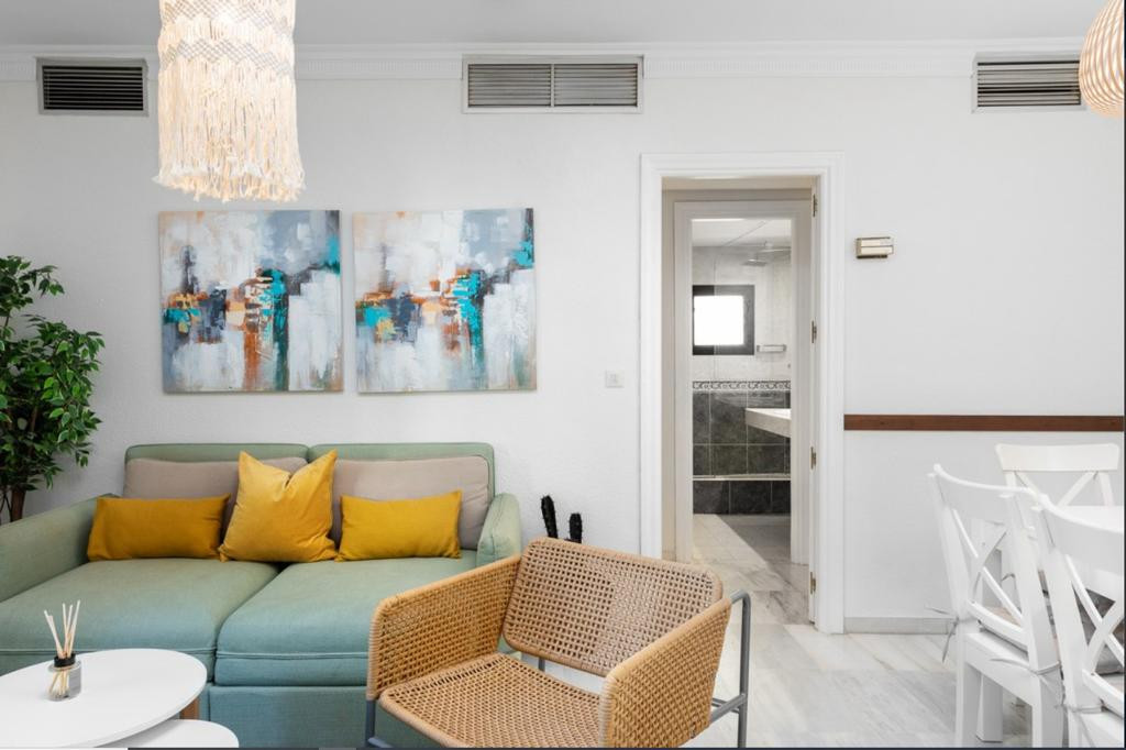 2 Bed - Apartment for Rent in Puerto Banus, Marbella