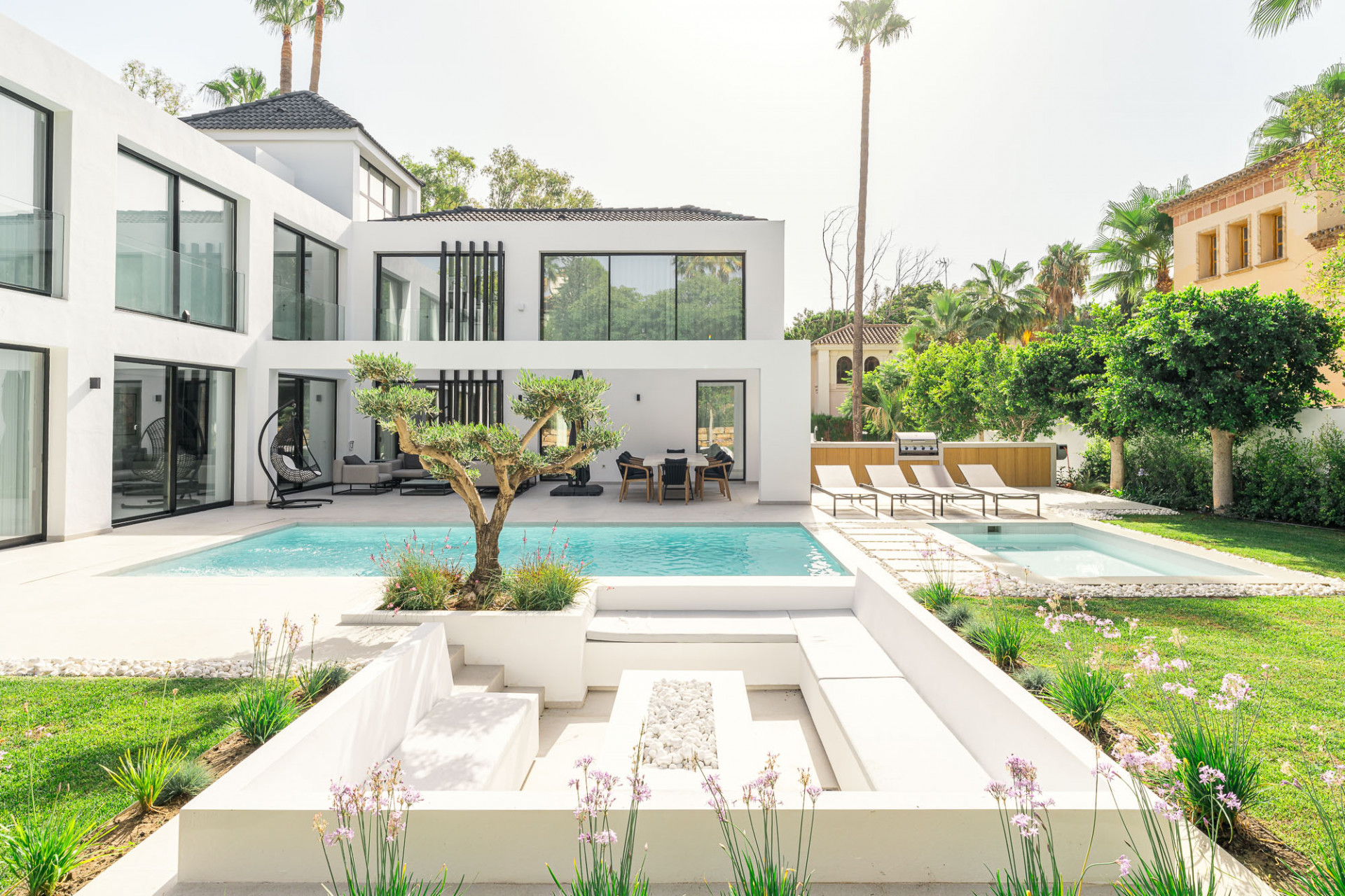 4 Bed, 4 Bath - Villa for Sale in Nueva Andalucia, Marbella