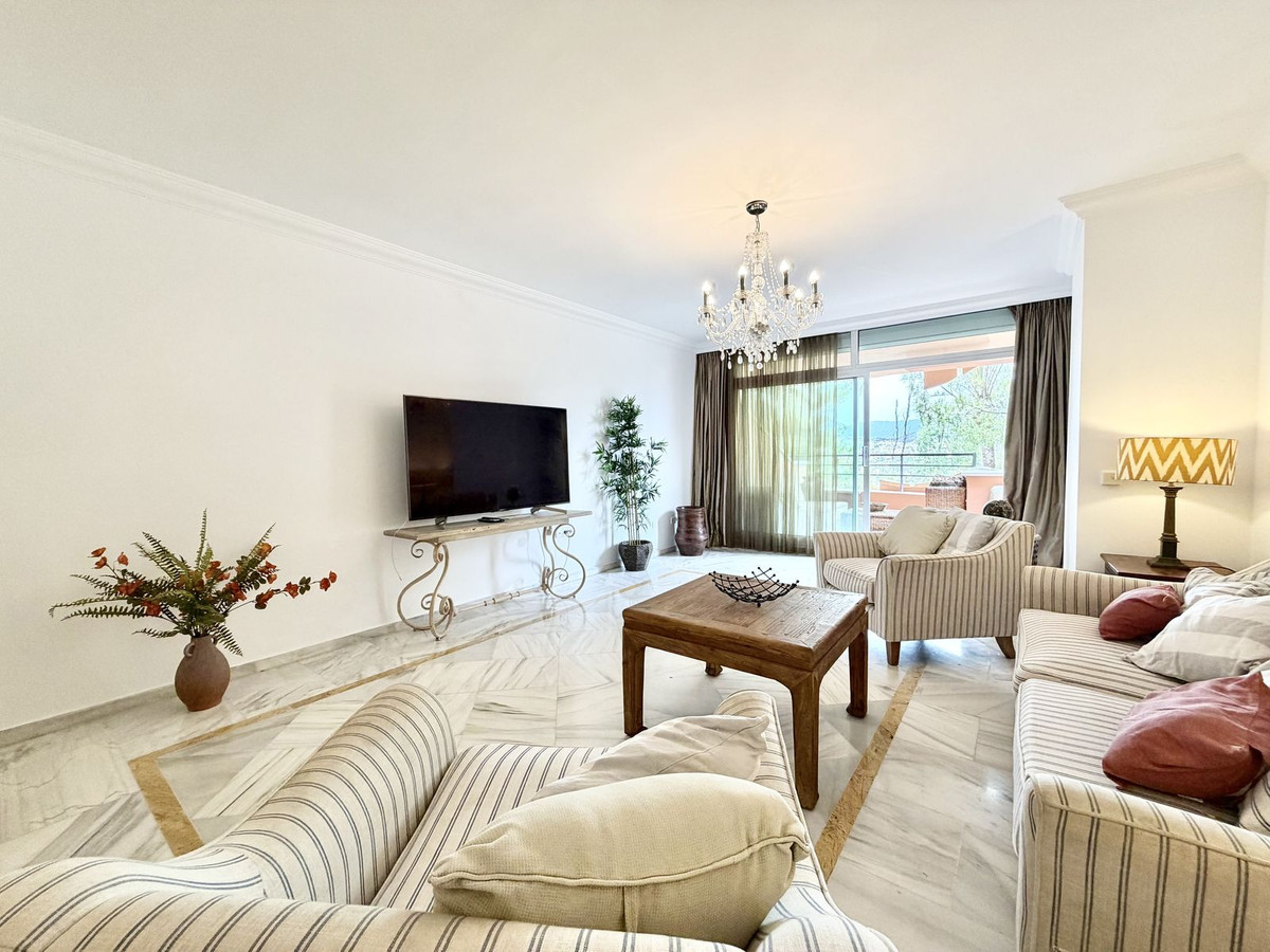 2 Bed, 2 Bath - Apartment for Sale in Nueva Andalucia, Marbella