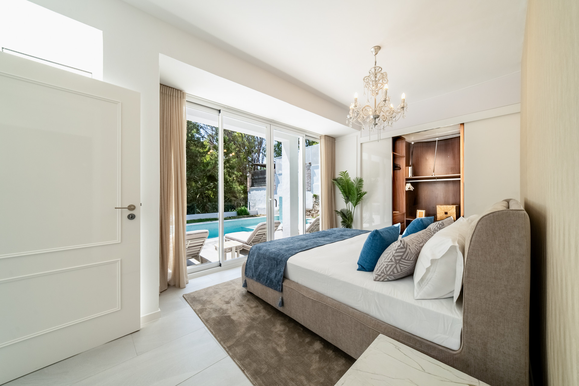 Casa de 4 Dormitorios y 5 Baños en venta en Nueva Andalucía, Marbella