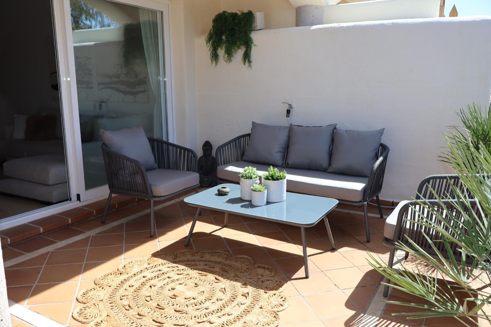 Piso de 2 Dormitorios en alquiler en Elviria, Marbella
