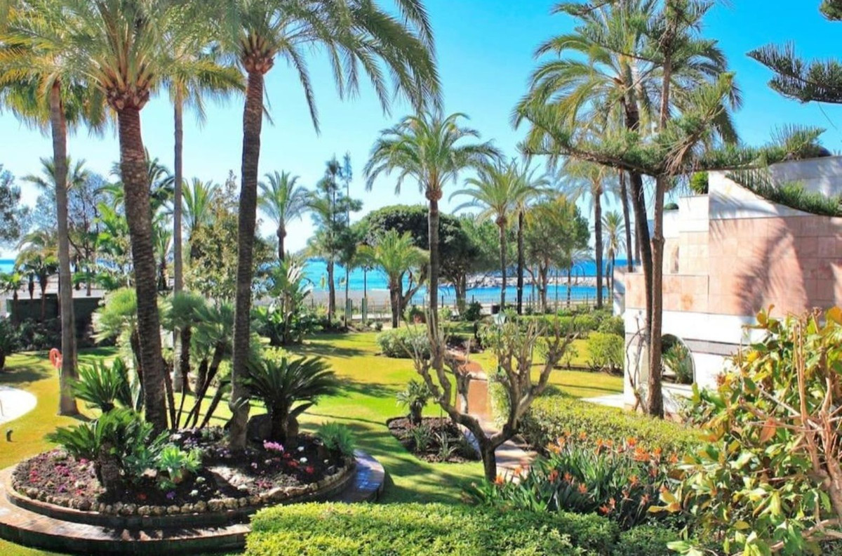 Piso de 5 Dormitorios en alquiler en Puerto Banús