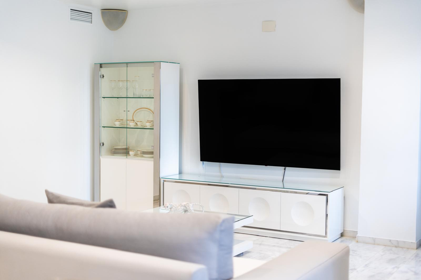 Casa de 4 Dormitorios y 5 Baños en venta en Las Chapas, Marbella
