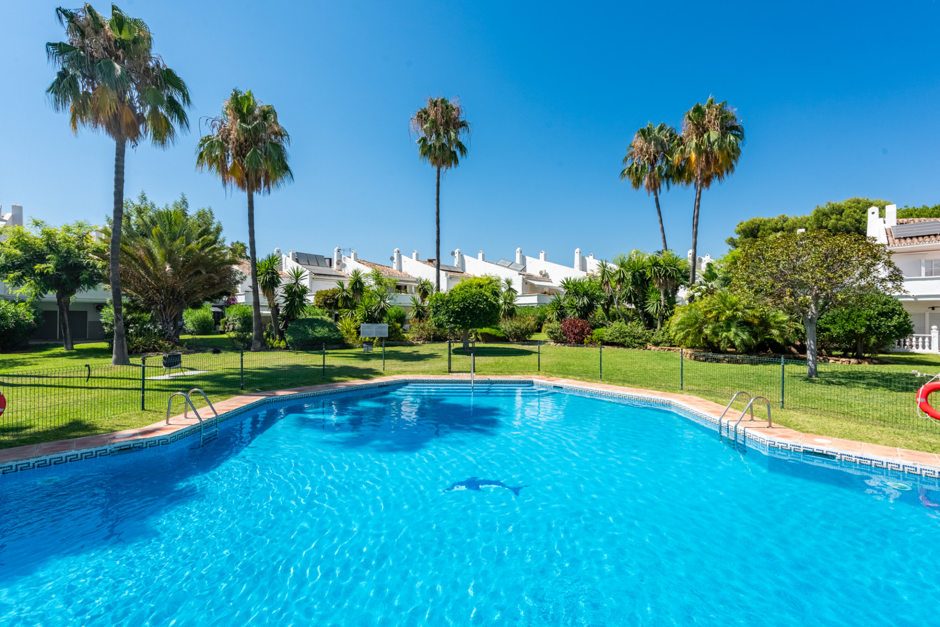 Casa Adosada de 3 Dormitorios y 2 Baños en venta en Estepona