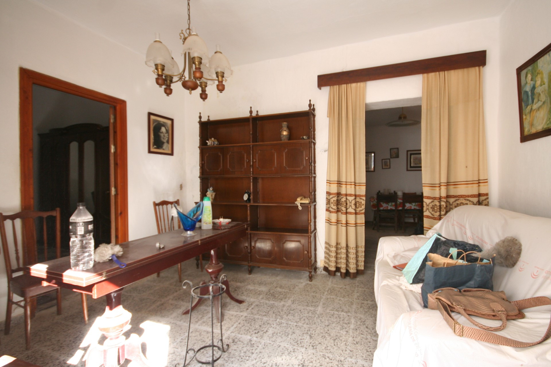Casa Adosada de 4 Dormitorios en venta en La Alqueria, Estepona