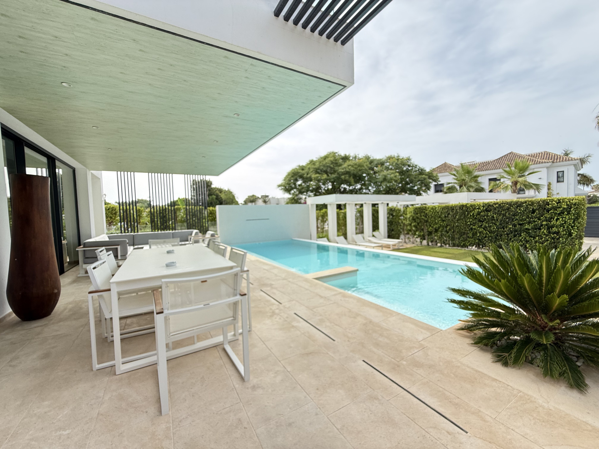 Casa de 7 Dormitorios y 7 Baños en venta en Guadalmina Baja, San Pedro de Alcántara