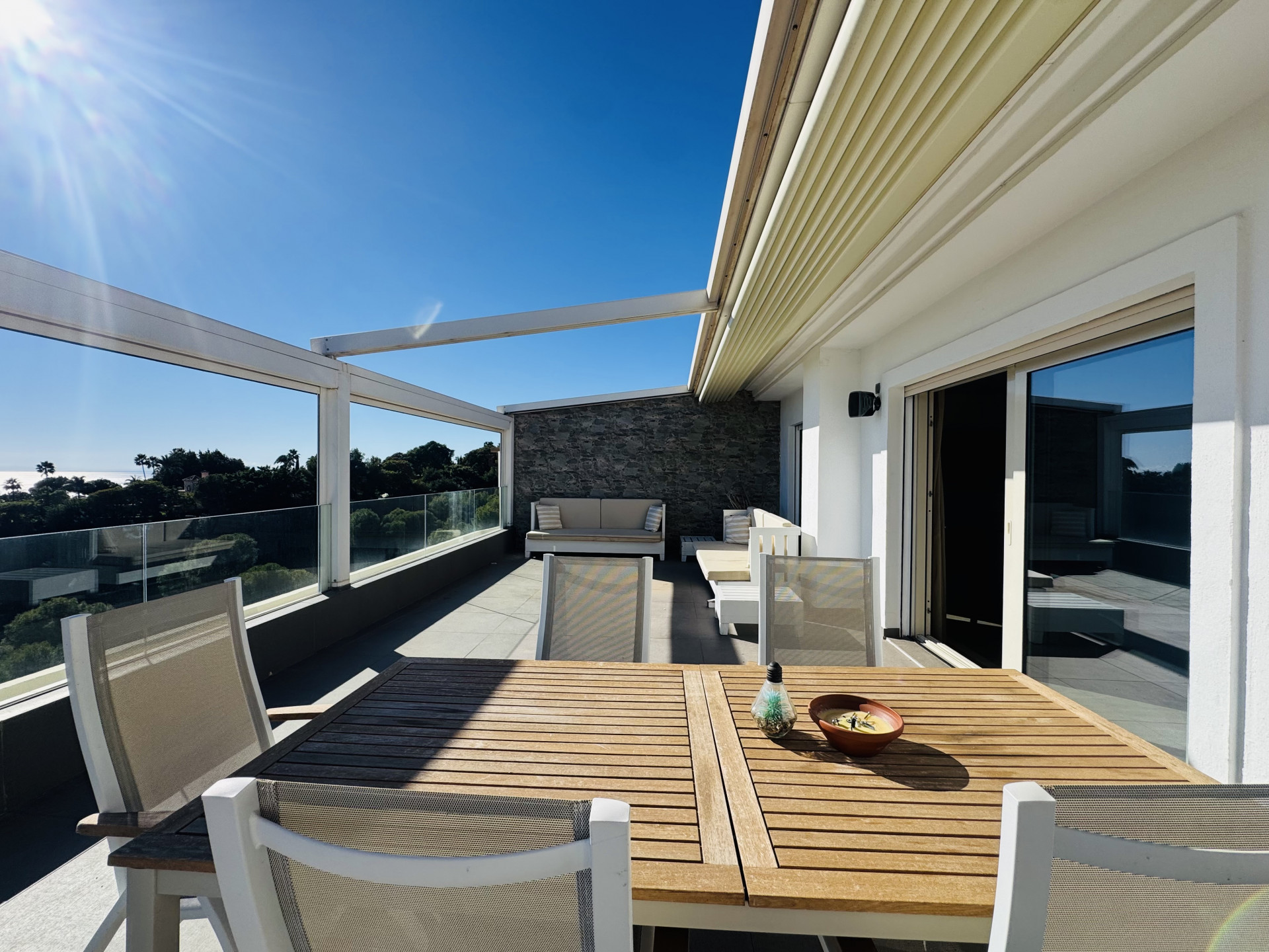 Ático de 3 Dormitorios y 3 Baños en alquiler en Milla de Oro, Marbella