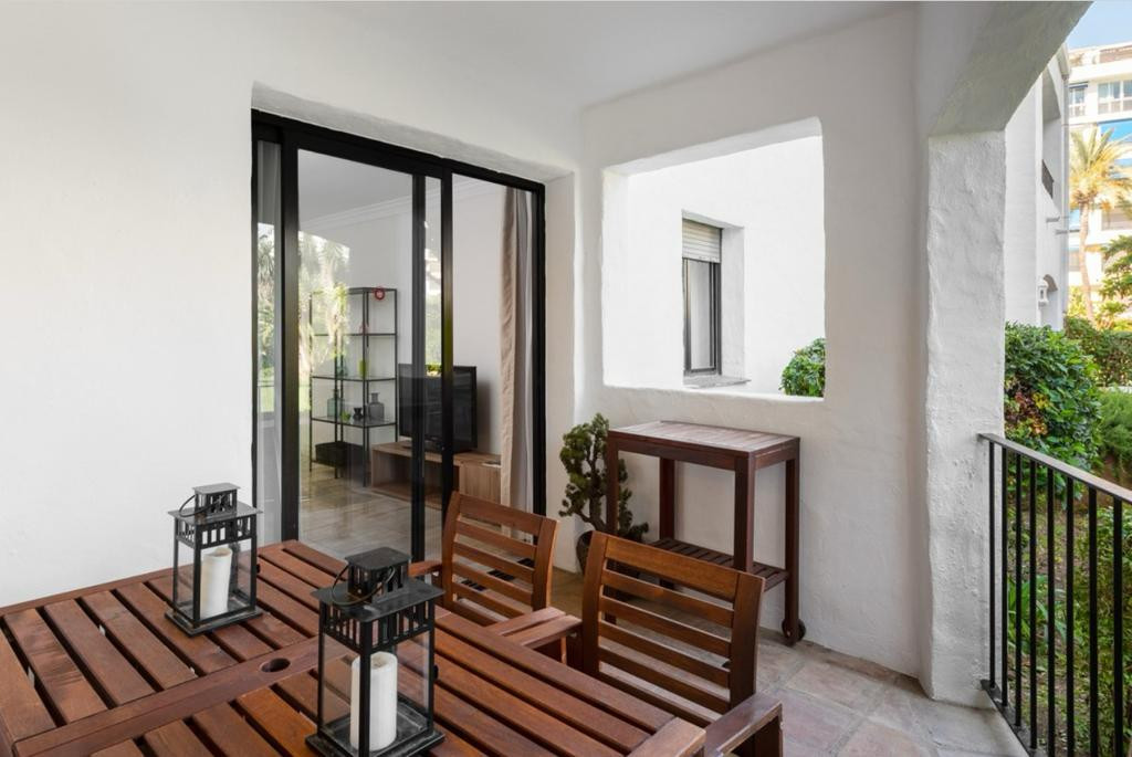 2 Bed - Apartment for Rent in Puerto Banus, Marbella