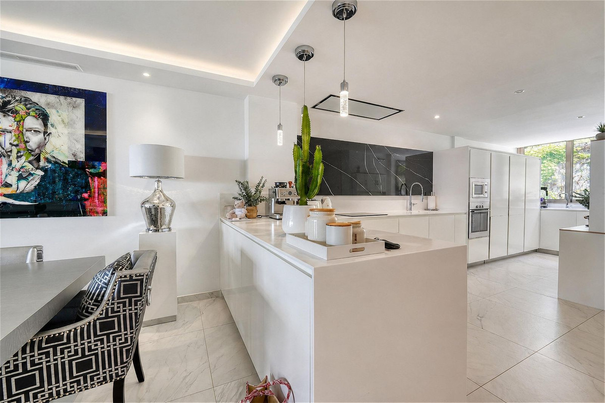 Piso de 3 Dormitorios en venta en Benahavís