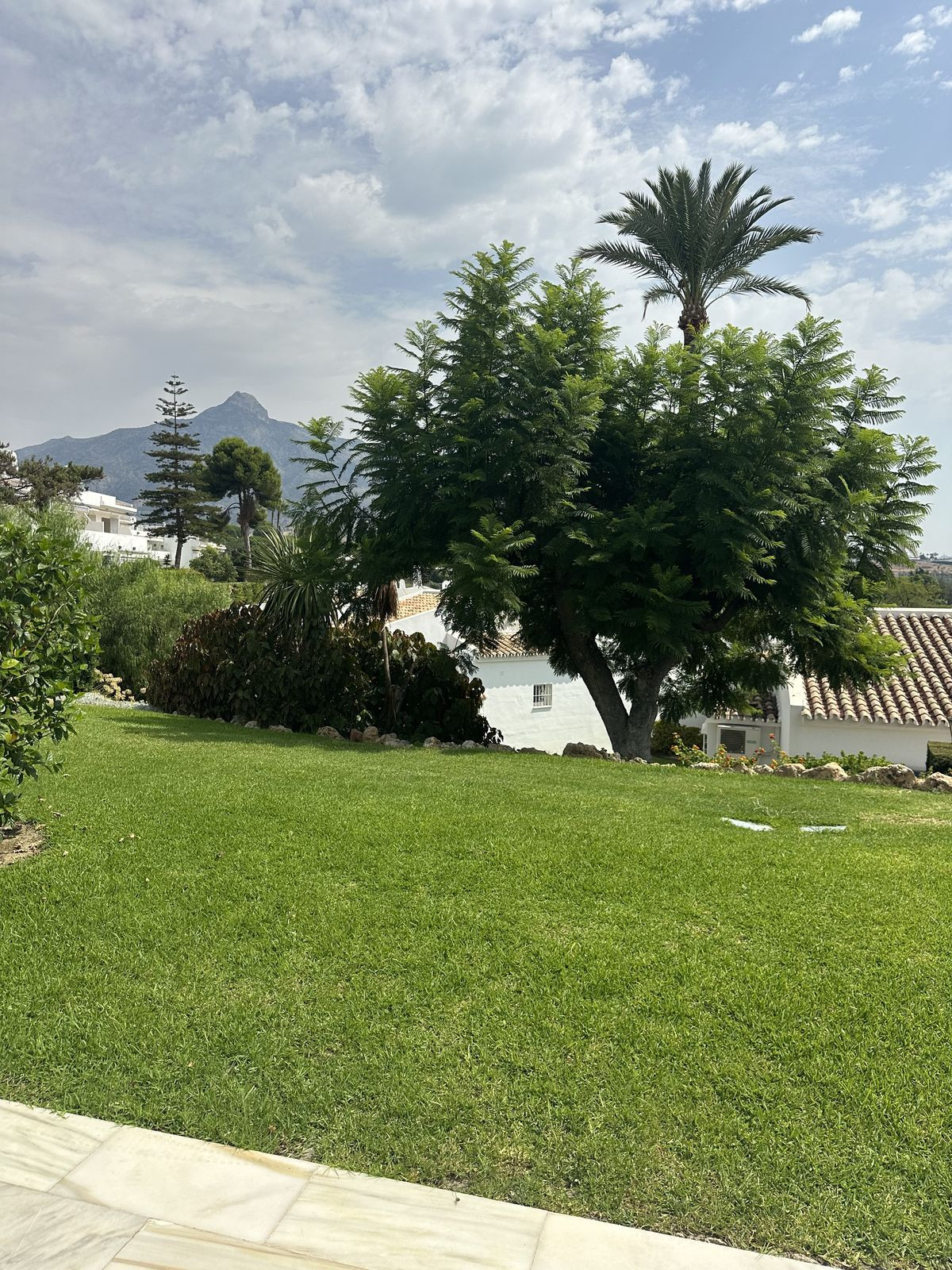 Piso de 2 Dormitorios en venta en Nueva Andalucía, Marbella