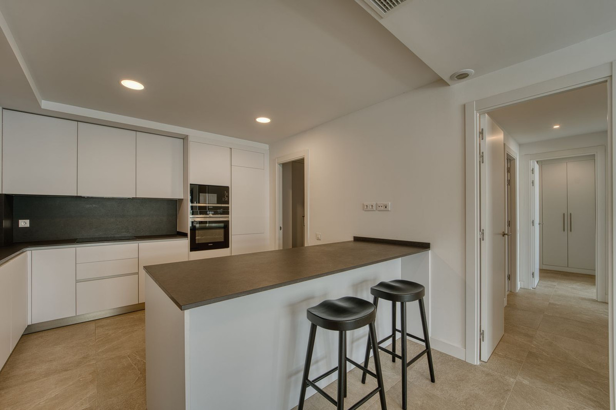 Piso de 2 Dormitorios y 2 Baños en venta en Estepona