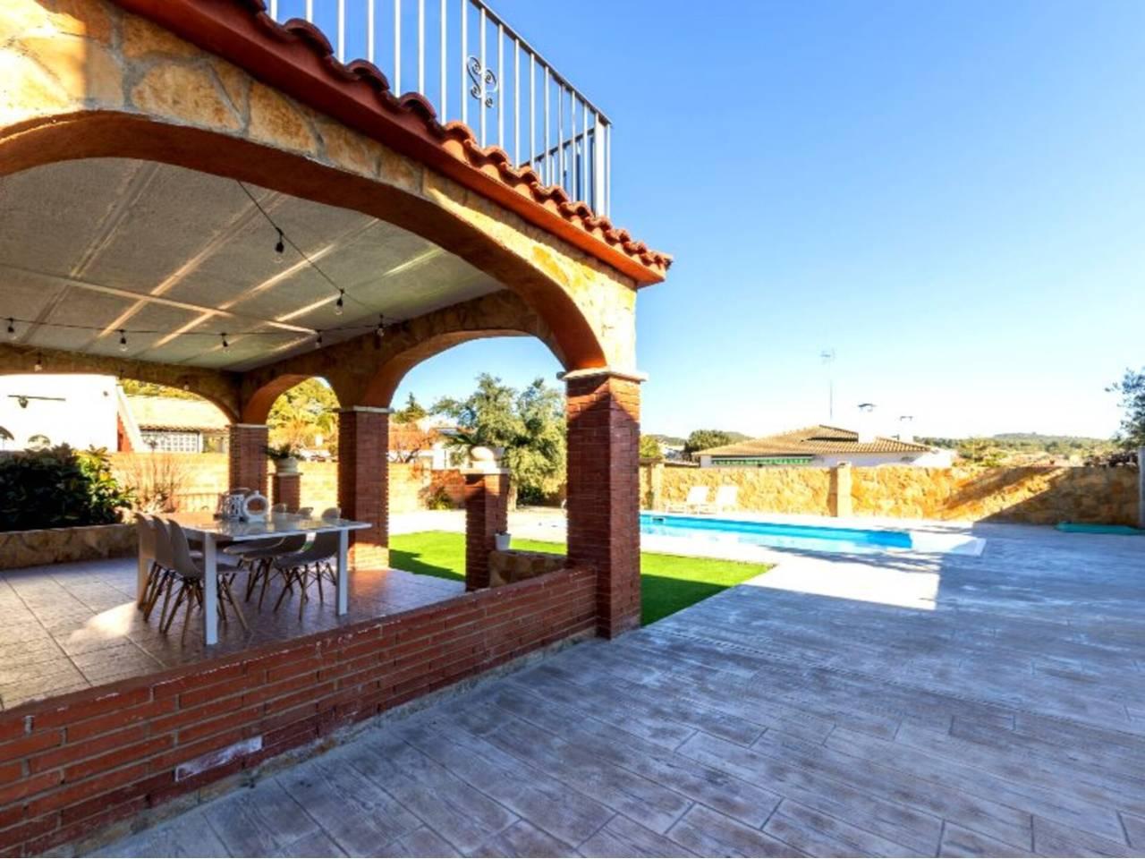 Casa Adosada de 4 Dormitorios en alquiler vacacional en Torredembarra