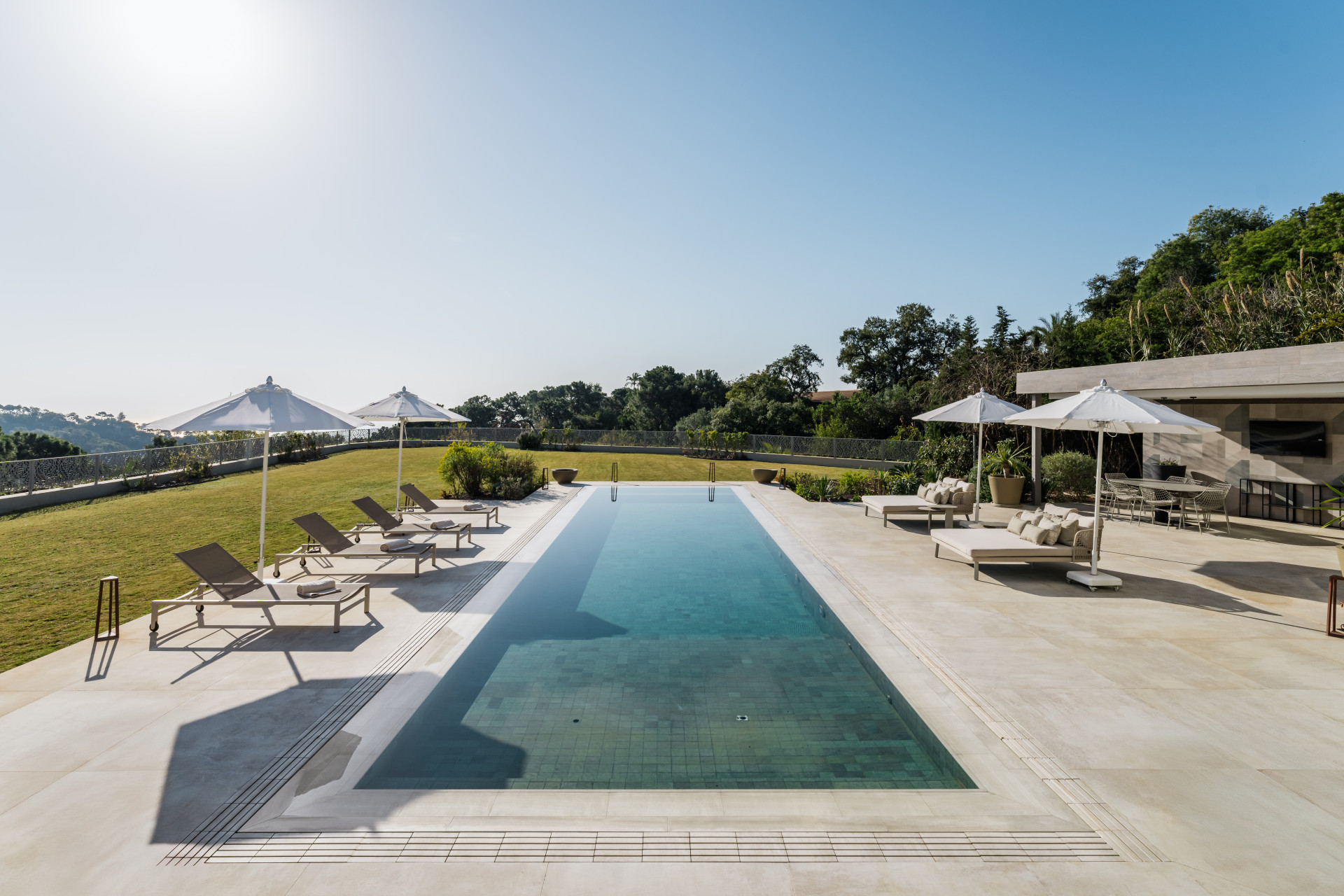 6 Bed, 8 Bath - Villa for Sale in La Zagaleta, Benahavis