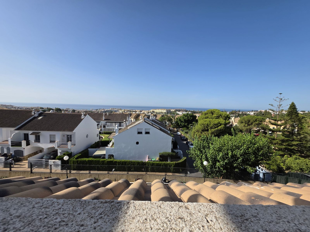 Casa Adosada de 4 Dormitorios y 3 Baños en venta en Marbella