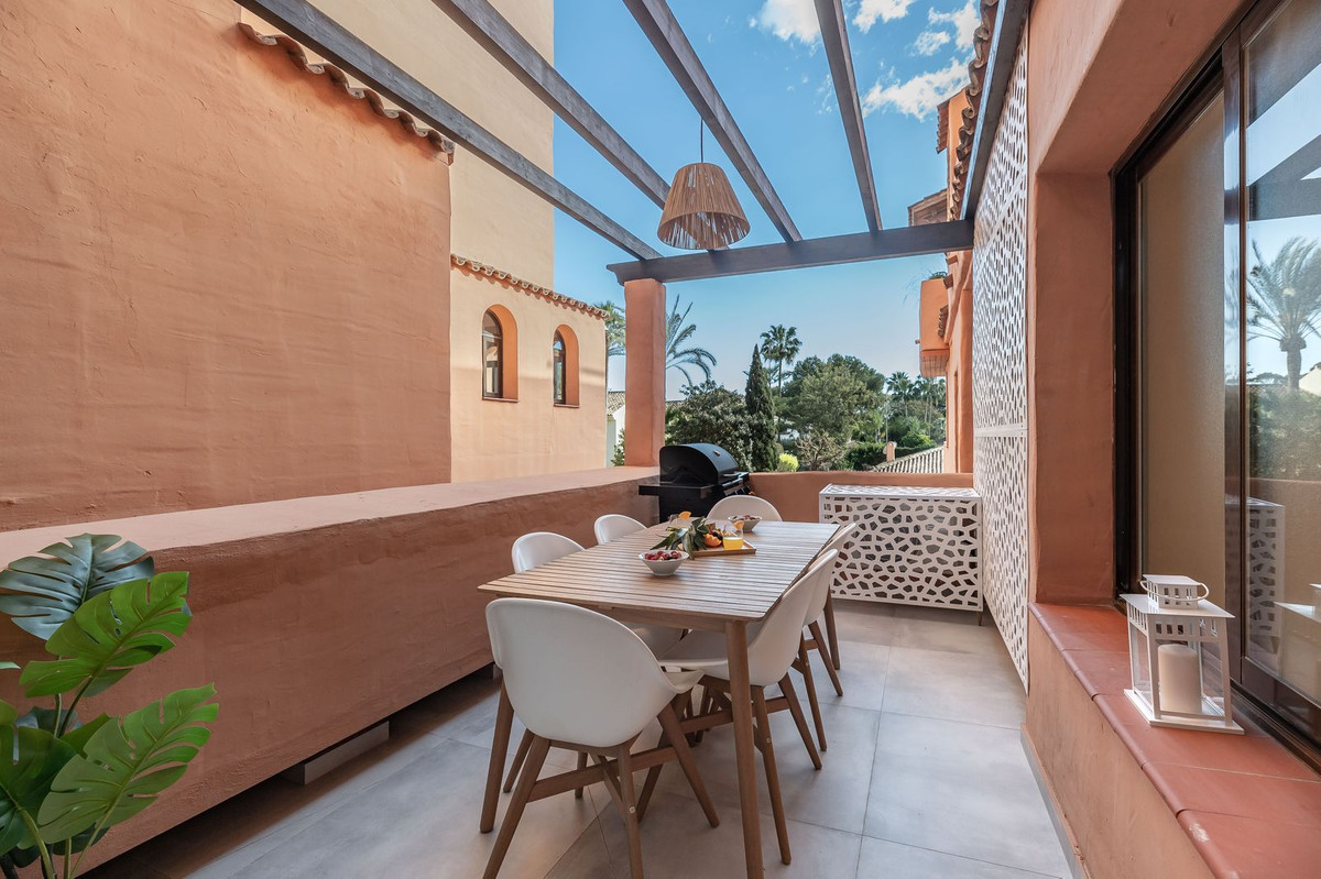 5 спални - Апартамент за продажба в New Golden Mile, Estepona